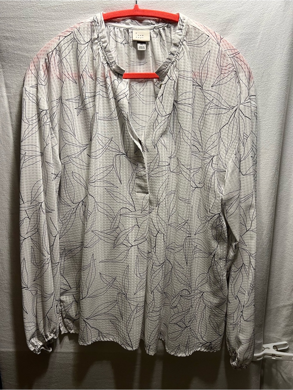 a new day White Button-Front Shirt with Navy Leaf Outline